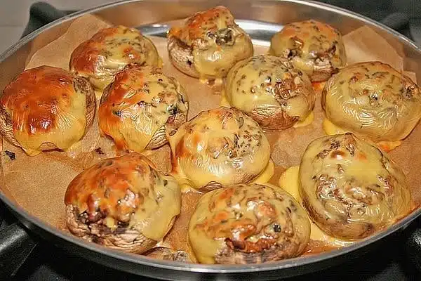 Champignons gefüllt mit Gouda und Hackfleisch
