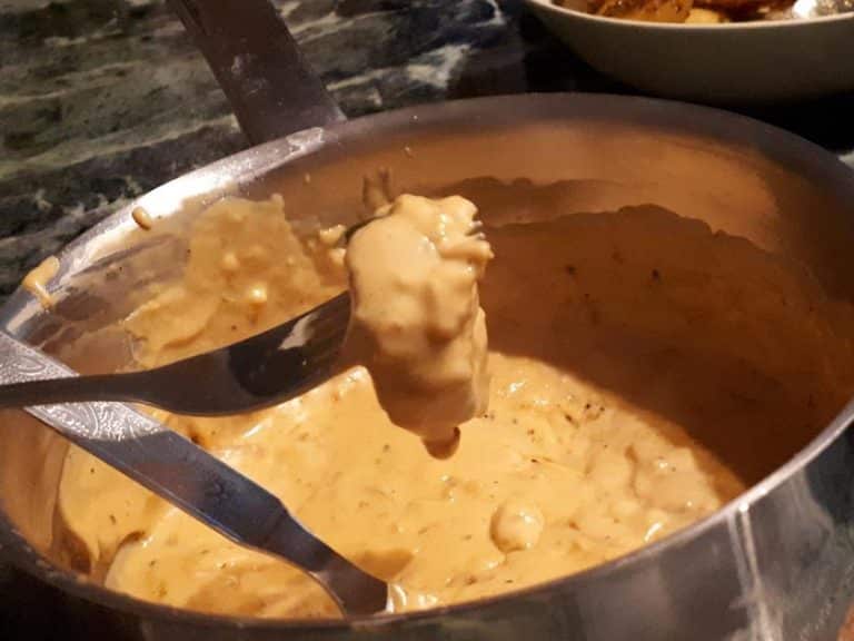 Käsefondue: Röstzwiebel-Gouda