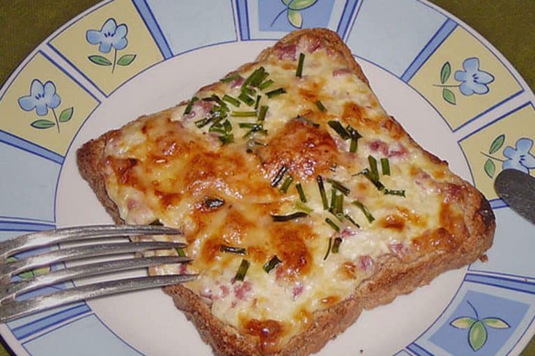 Flammkuchen Toast, schnell gemacht und super lecker.