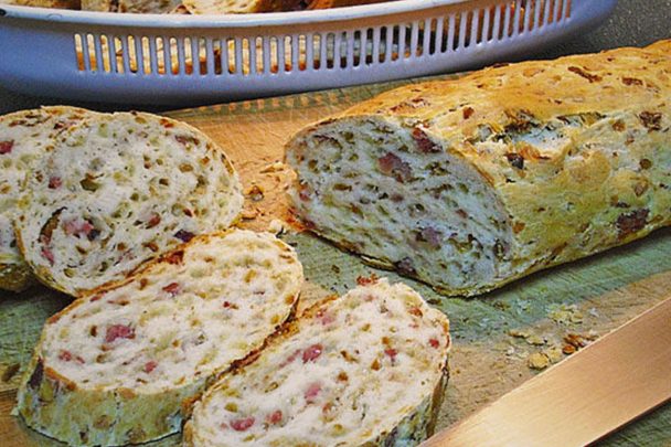 Zwiebel-Käse-Schinken-Brot REZEPT - Yum Kuchen