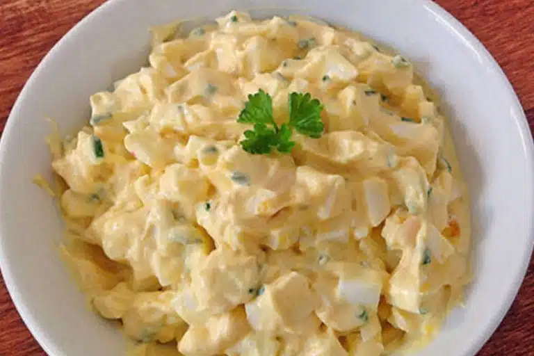 Opas Eiersalat mit Knoblauch