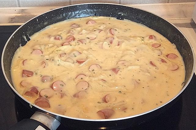 Würstchen Senf Gulasch mit Penne