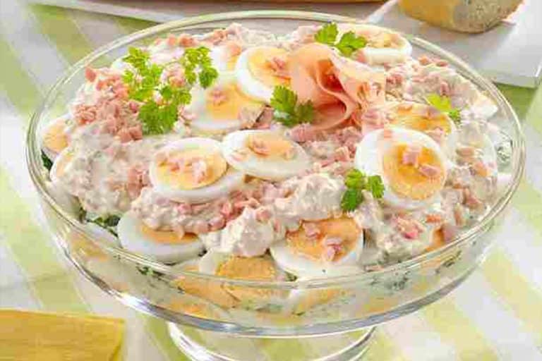 EIER SCHICHTSALAT