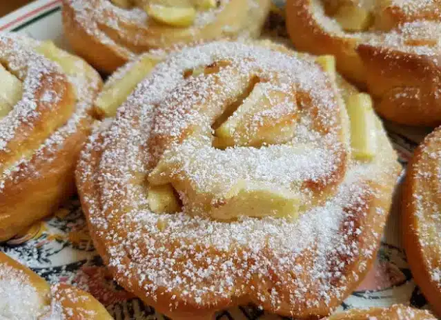 Apfelschnecken mit Zimt Zucker wie aus der Bäckerei