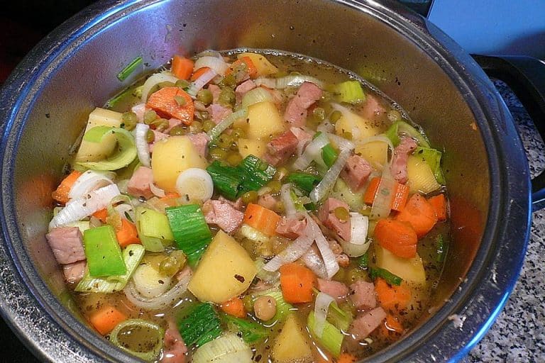 Deftige Erbsensuppe mit Kassler