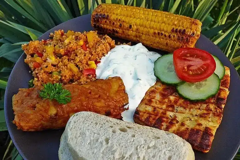 CouscousSalat – lecker würzig: Zu gegrilltem und gebratenem Fleisch oder als vegetarische Alternative