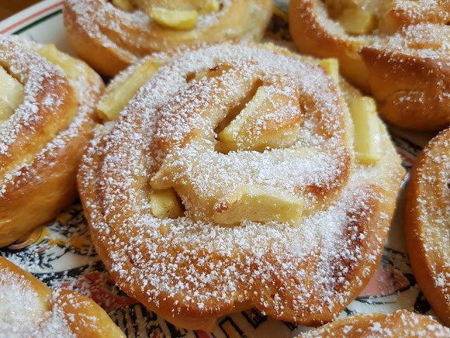 Apfelschnecken mit Zimtzucker wie aus der Bäckerei !