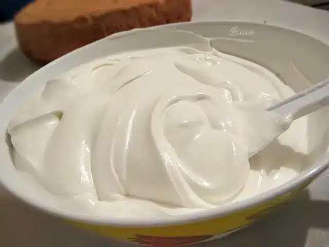 Fantastische Tortencreme, die wie eine Eiscreme schmeckt