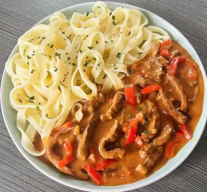 Rindergeschnetzeltes mit Tagliatelle