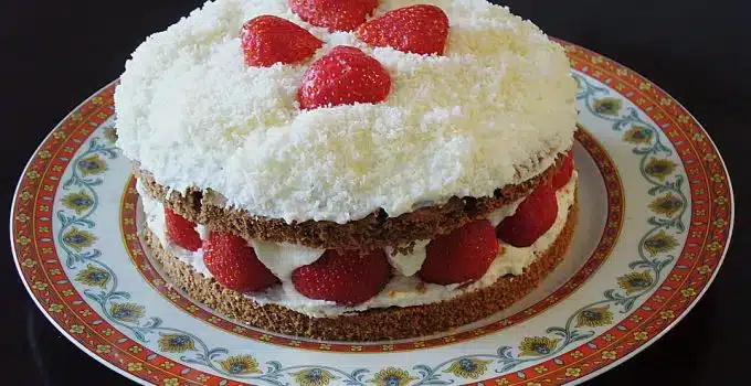 Erdbeer-Kokos-Torte