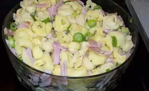 Für mich der leckerste und bester Salat! Tortellinisalat unglaublich lecker