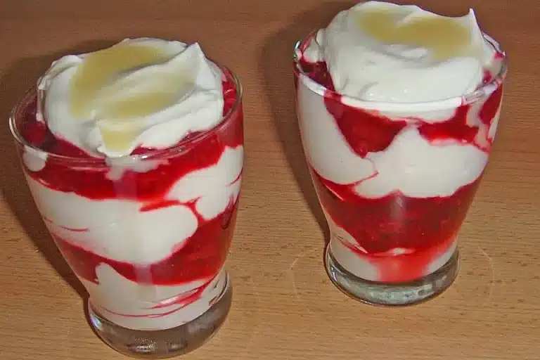 Quark Himbeer Schichttraum: Ein Mega Dessert!