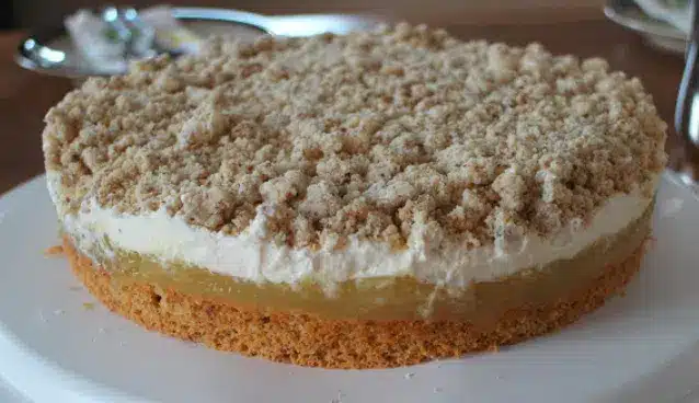 Apfeltorte mit Haselnuss-Streusel