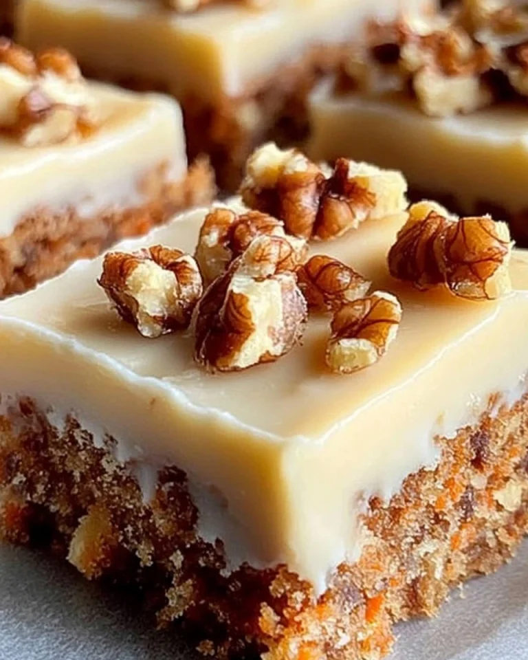 Karottenkuchen-Riegel mit Frischkäse-Frosting
