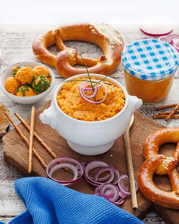 Obazda, bayerischer Käseaufstrich nach traditionellem Rezept