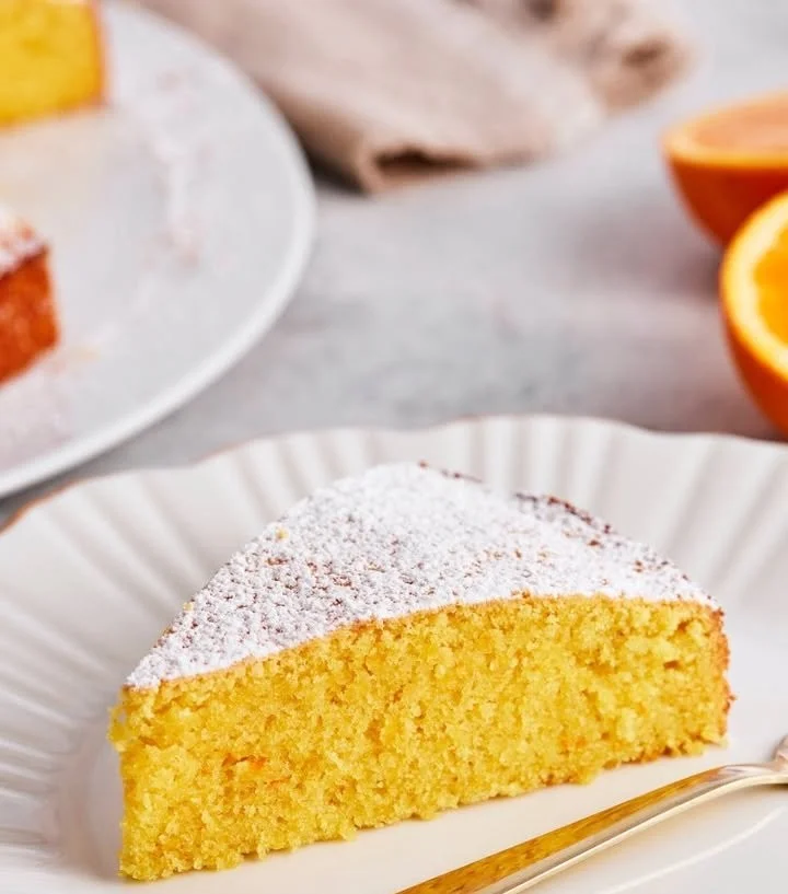 Sizilianischer Orangenkuchen mit frischen Orangen und saftigem Teig